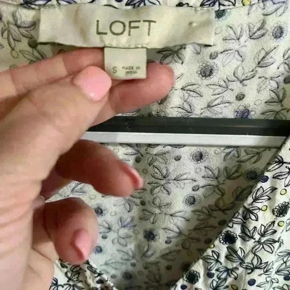 Ann Taylor Floral Blouse Size S - Picture 3 of 6